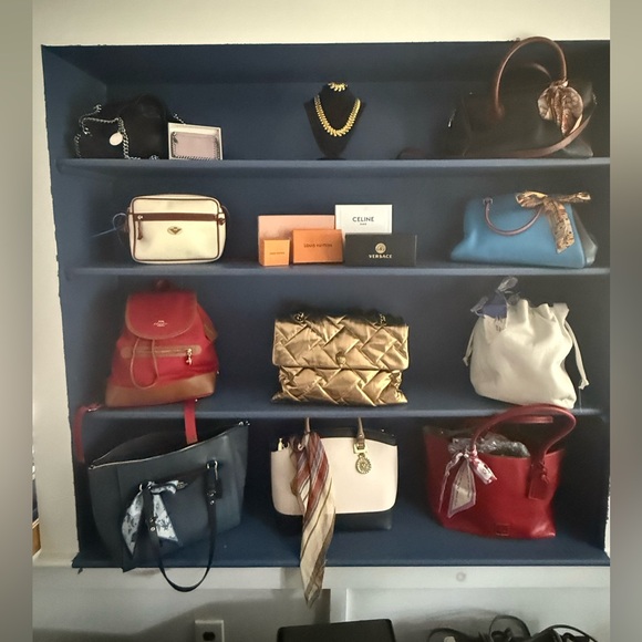 Ashley is Live! 👑 SATURDAYS 8am est 👑Themed Share Shows - Picture 6 of 8